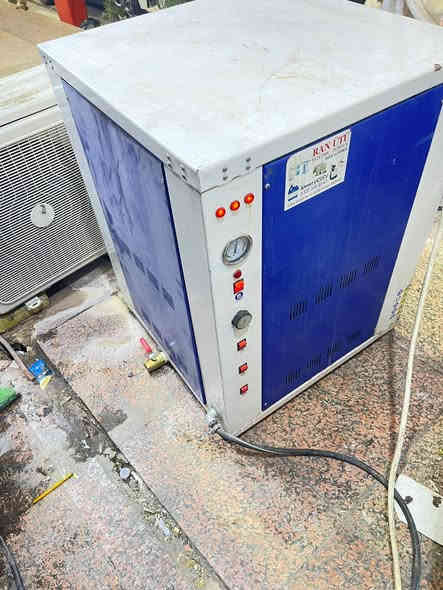 للبيع العنوان البصره هاتف ***********
