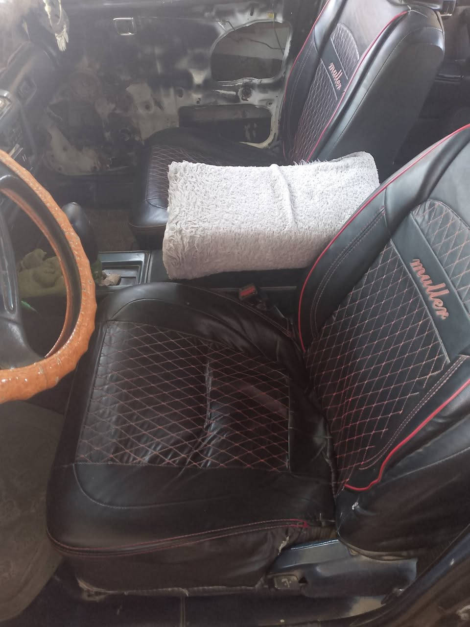 سيدان 1991
سيارة جاهزة بيها خيط بخار قليل 
سنوية إلى 2028 
بأسم صاحبها في الكوت 
السعر 35 ورقة
التفاصيل أكثر 
***********
