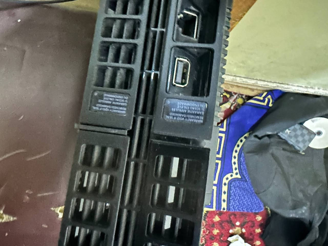 السلام عليكم بلي فور فات نضام 11 يدات عدد2 لوك ستيكر مثل ماموضح بل فيديو السعر 200 قفل التواصل وتساب ***********
