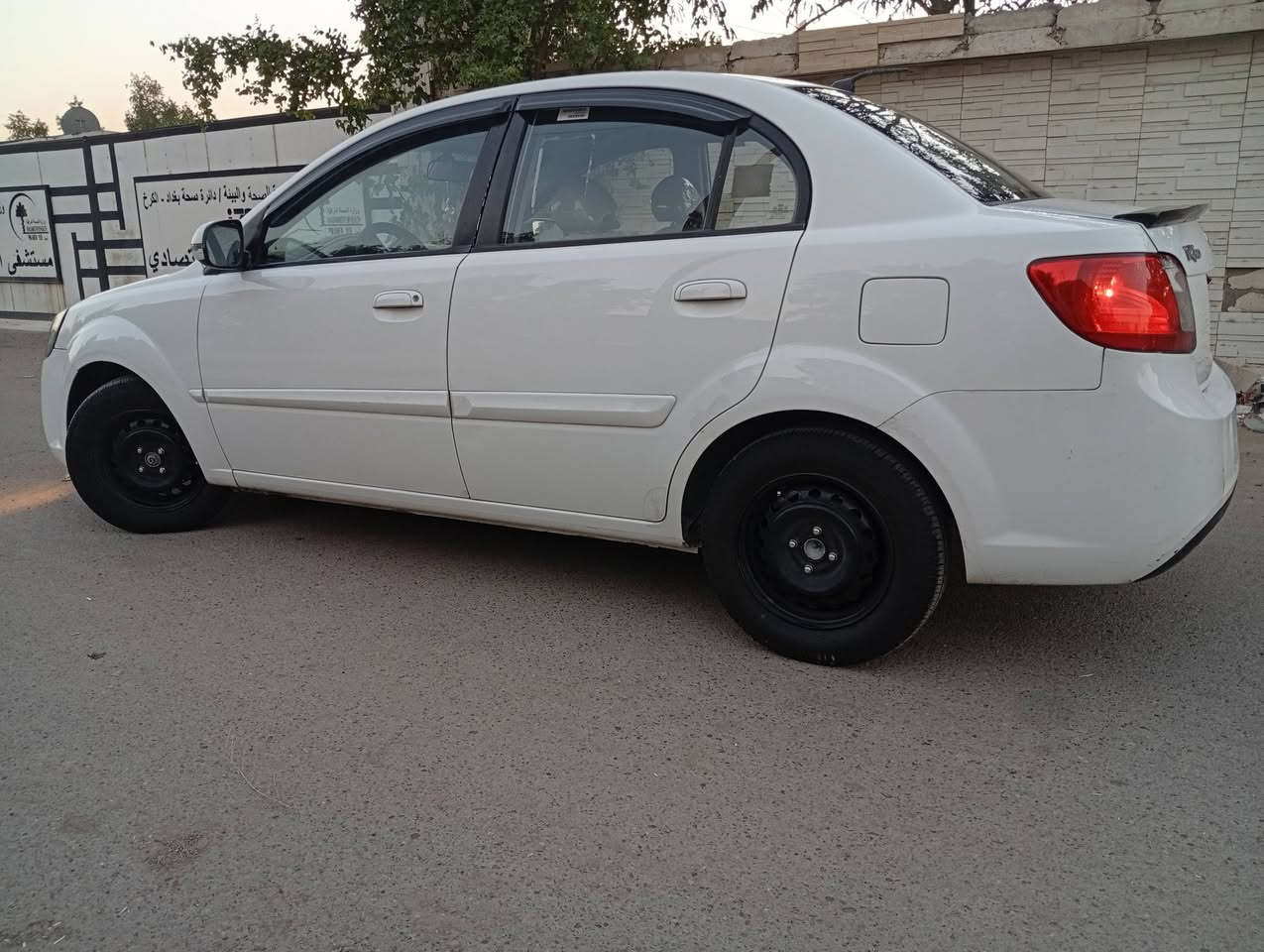 السلام عليكم
كيا ريو موديل 12
مواصفات الشركة العامة 
محرك 1600
إشارة بالمرأة 
كير محرك تبريد تخم تاير خير من الله 
السيارة جاهزة مابيها مصرف
صبغ دعامية أمامية فقط
كل التفاصيل بالسونار
باسمي مكاني السيدية قرب تقاطع درويش 
السعر /90بيها مجال قليل
***********
