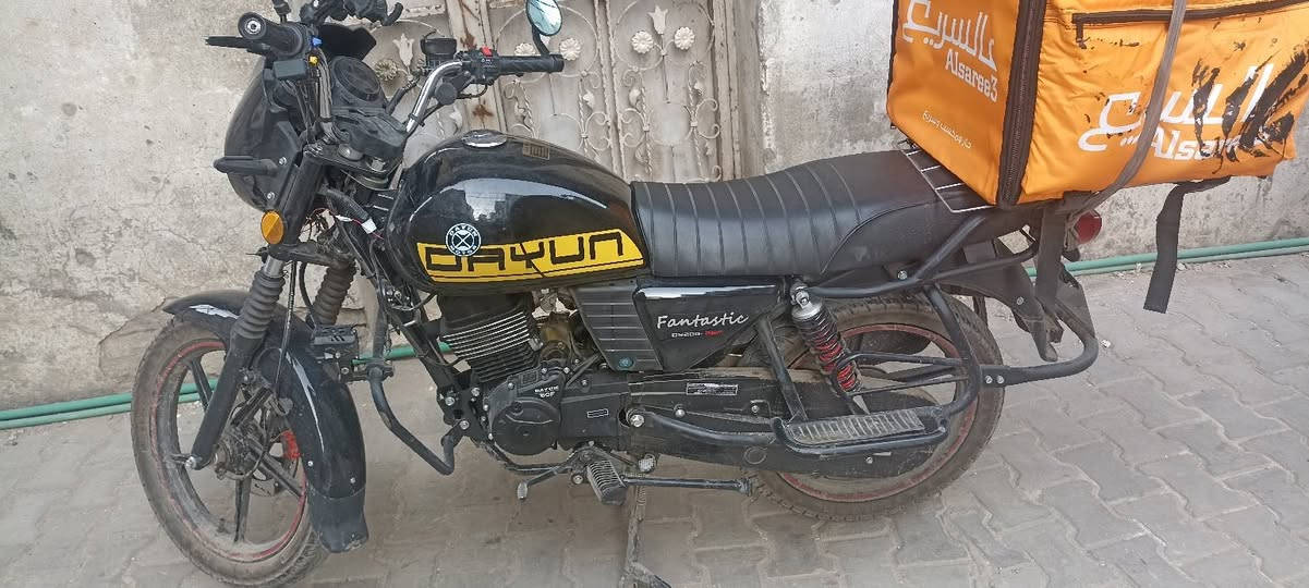 دايون اكلاسك موديل 25 رقم سليمانية دراجة بعدهي زيرو بريغ ما مفتوح بيه ماشية 395 كيلو  من شركة سيزر بعدها بل ضمان دراجه متروك صالله اسبوع  علة كل قطع غيار لمدة سنة ضمان المحرك 6 اشهر  سعر2750 الاف *********** وبيه مجال الرقم بي واتساب اذ اتحب اشوف بعد راسلني وتدالل
