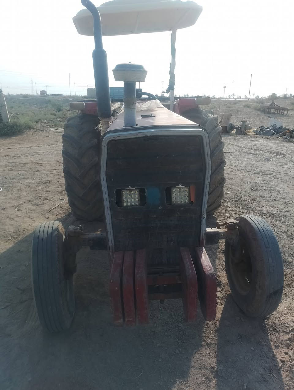 سلام عليكم مكينه فوركسن حجم 290 موديل 81 مكفوله كفاله   كير اكسن هودرليك كله شرط باور دنفص كهربائيات كلها شقاله مكينه بلاديه جاهزة كبل للشقل هاذا رقم الهاتفي ***********
