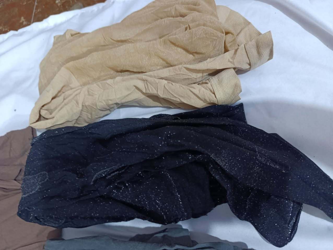 صباح الخير بنات فتح اليوم كالونات وستريجات وجواريب بالباكيت وكالون أيضا اطفال بناتي نسائي لقطعه ١٠٠٠ دينار اللي تريد تحجز خاص ***********  او واتساب فقط القياس ينذكر واشوفكم الموديلات وموجود كل ألوان
