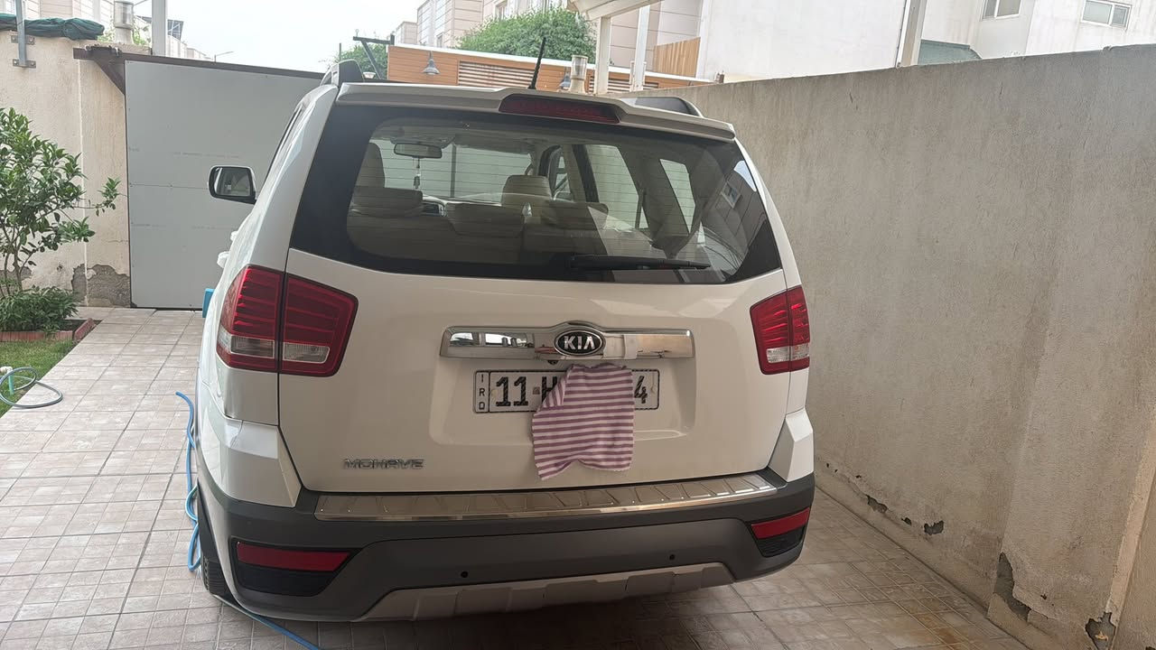كيا موهافي موديل 2019 استيراد الشركة الدولية رقم جديد ماشية 64 الف قابل للزيادة المواصفات استندر كرسي السائق كهربائي  فيها ضربة بسيطة في الدعامية جهةٍ السائق مع تعديل بسيط في الجاملغ الامامي مع المازدة وايضا الجاملغ الخلفي جهة السائق موضح في الصورة  الباقي مكفولة  الاتصال على رقم ***********
