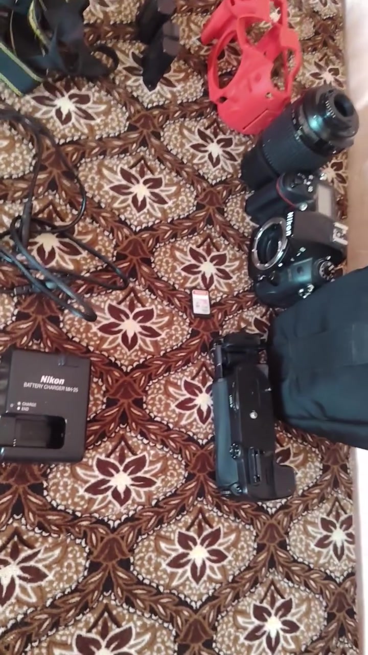 سلام عليكم كامره نيڪوטּ 7000d مع عدسه 55-200
لڪامࢪه مستخدمه بس بمحࢪ۾ شتر 8k
ملاحضه. الڪامࢪه شدخ واحد مابيها. نضافه 99
ملاحقاتها. 
جنطه +ڪࢪيب حامل لبطاريات +حزام ڪتف +بطاريات 2 وياها +جيلاتين احمࢪ +شاحنه وكيبلها +وࢪا۾ 16
السـعࢪ 425الف قفل ***********
