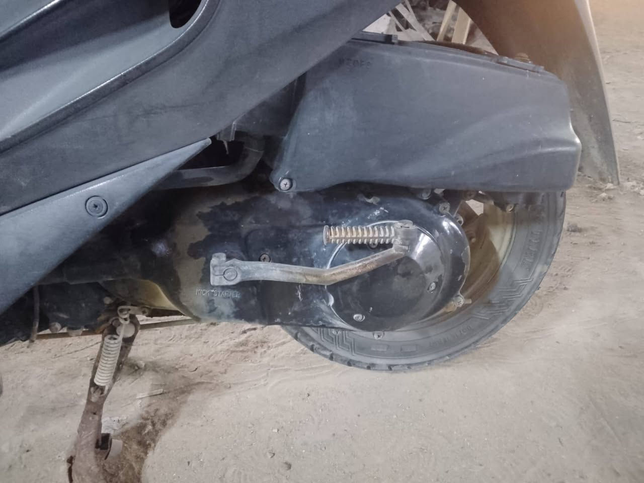 *🚲 للبيع دراجة سوزوكي 

*السعر: 750 الف دينار عراقي* مجال بسيط للشراي ا

*المواصفات:*
- *النوع:*  150cc
- *الحالة:* مكفولة حاوية ما مفتوحة، 
- *المحرك:* هندر ياباني اصلي اجه وياها من المصنع
- *الدراجة:* خير من الله، مكفولة ومجربة، شغل نظيف

*المكان:* البصرة - القرنة
*للاستفسار:* راسلني خاص او اتصل 

*ملاحظة:* الدراجة نظيفة ومكفولة، اللي يريد فحص وتجربة حياه الله. السعر نهائي 750 ومجال بسيط 
الرقم: ***********
