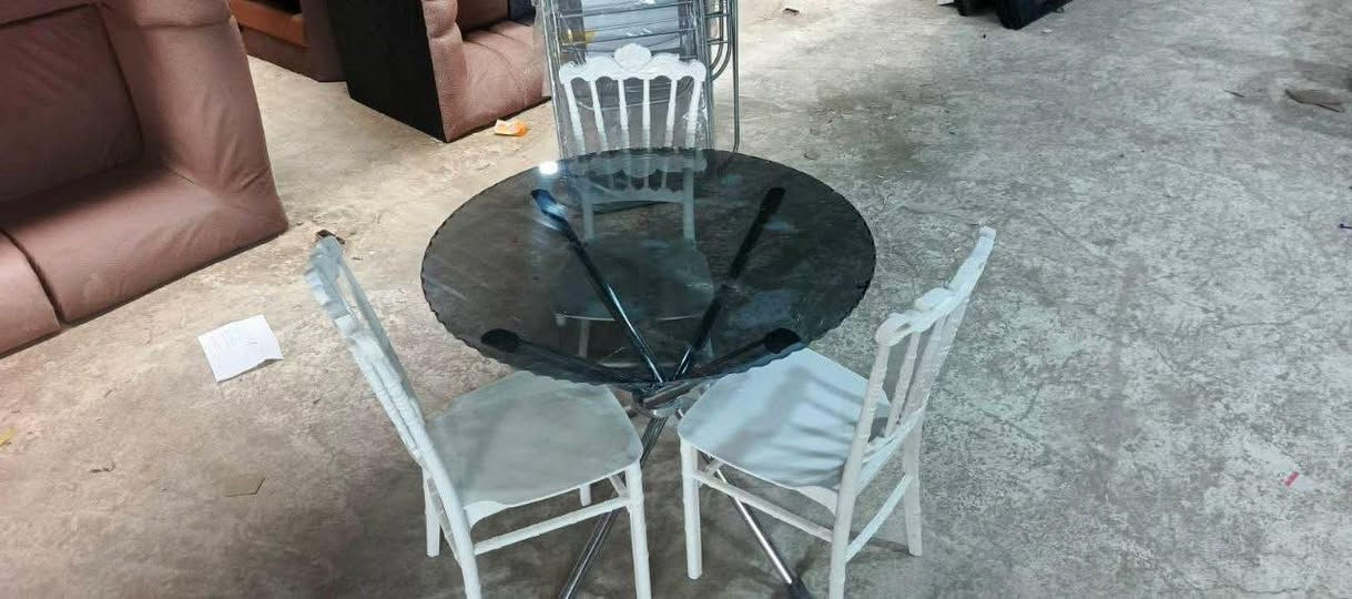 ميز طعام + 4 كراسي عضم عاج السعر 130


**إذا كنت صاحب هذا الإعلان وتريد حذفه لأي سبب، رجاءا أرسل رسالة إلى الدعم الفني**