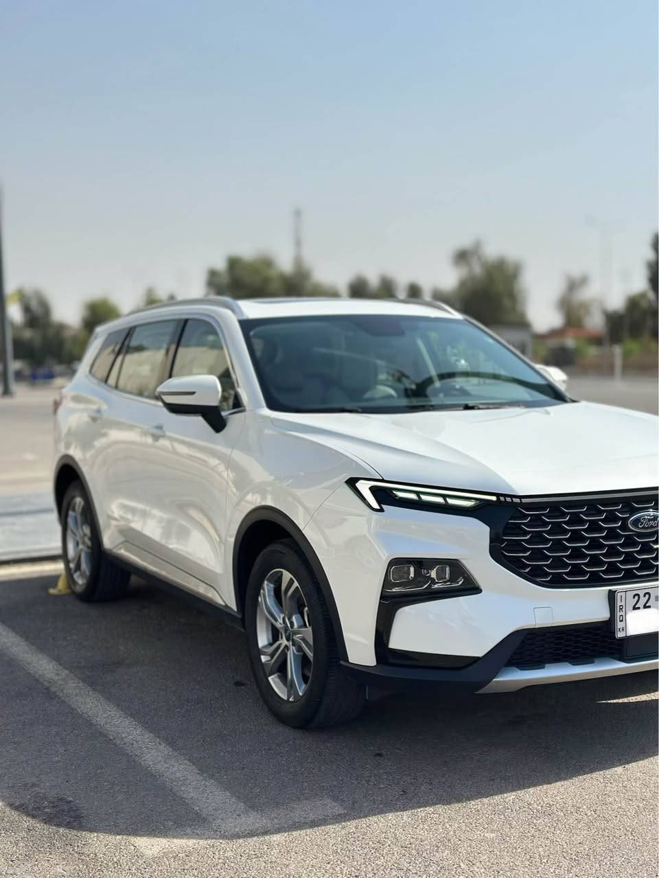 السلام عليكم…
فورد تيريتوري 2023 للبيع
خليجية شركة القاصد
مواصفات ترند
اربعة سلندر 
محرك 1.8 ايكو بوست تيربو

القوة: حوالي 190 حصان
 • العزم: 320 نيوتن متر
 • ناقل الحركة: أوتوماتيك 7 سرعات
 • نظام الدفع: دفع أمامي (FWD)
 • استهلاك الوقود: حوالي 15–16 كم/لتر 

المواصفات الخارجية
 • جنوط ألمنيوم 18 إنش
 • مصابيح LED أوتوماتيك
 • شبك أمامي كروم
 • حساسات خلفية + كاميرا خلفية
 • مرايا كهربائية مع نظام النقطة العمياء
 • خيار فتحة سقف بانوراما (اختياري)  

المواصفات الداخلية
 • 5 مقاعد
 • مقاعد جلد
 • شاشة معلومات وترفيه كبيرة
 • مكيف أوتوماتيك مزدوج التحكم
 • منافذ USB وشحن
 • دخول ذكي بدون مفتاح  

أنظمة الأمان
 • وسائد هوائية أمامية وجانبية
 • نظام مراقبة النقطة العمياء BLIS
 • نظام مراقبة ضغط الإطارات
 • مثبت سرعة
 • كاميرا خلفية ومساعدات ركن 

للأستفسار : *********** مع واتساب أربيل, العراق
