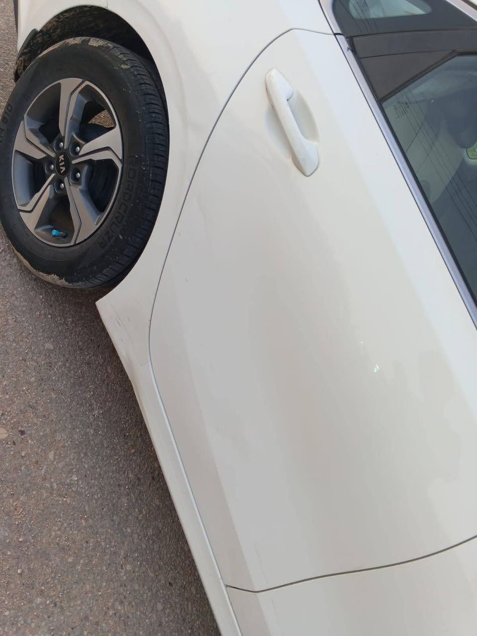 السلام عليكم 
سيراتو 2020 للبيع 
مكينه 1600
مواصفات وجاهزه من كلشي 
السياره بيها بارد اشبر بلباب واشبر بلجاملغ والباقي كفاله 
بأسمي رقم بغداد الانكليزي 
للاستفسار الاتصال على الرقم 
‏‪0783 827 8834‬‏
مكان السيارة السماوه الرميثة
