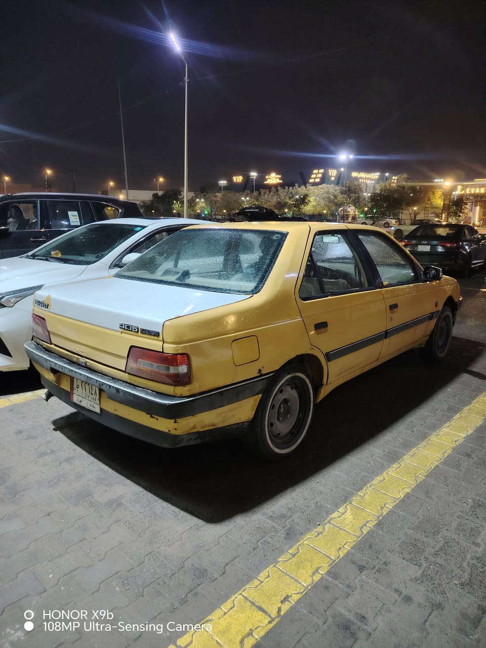 السلام عليكم بيجو 405 للبيع مكينه لا تنقيص ولا تبخير حداديه حلوه تبريد ثلج سنويه لل30 رقم بغداد هزه جديده مكان نجف السعر 26وبيه مجال حك الجيه للاستفسار ***********
