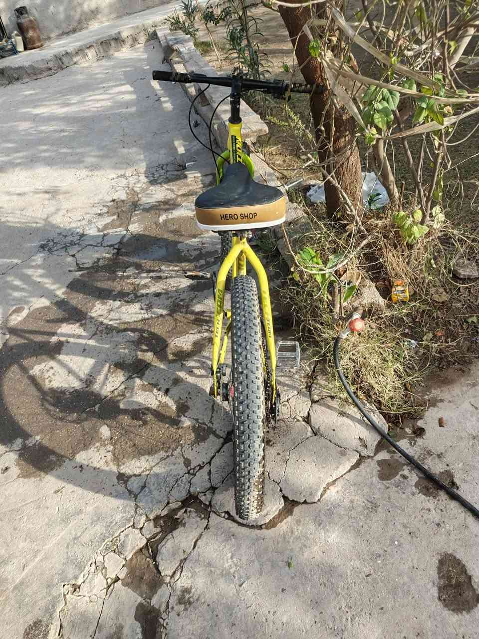 بايسكل دبابه اخو الجديد حجمه 28 مكاني بغداد مصفى الدوره السعر 230 الف وبي مجال لشراي هذا رقمي واتساب ***********
