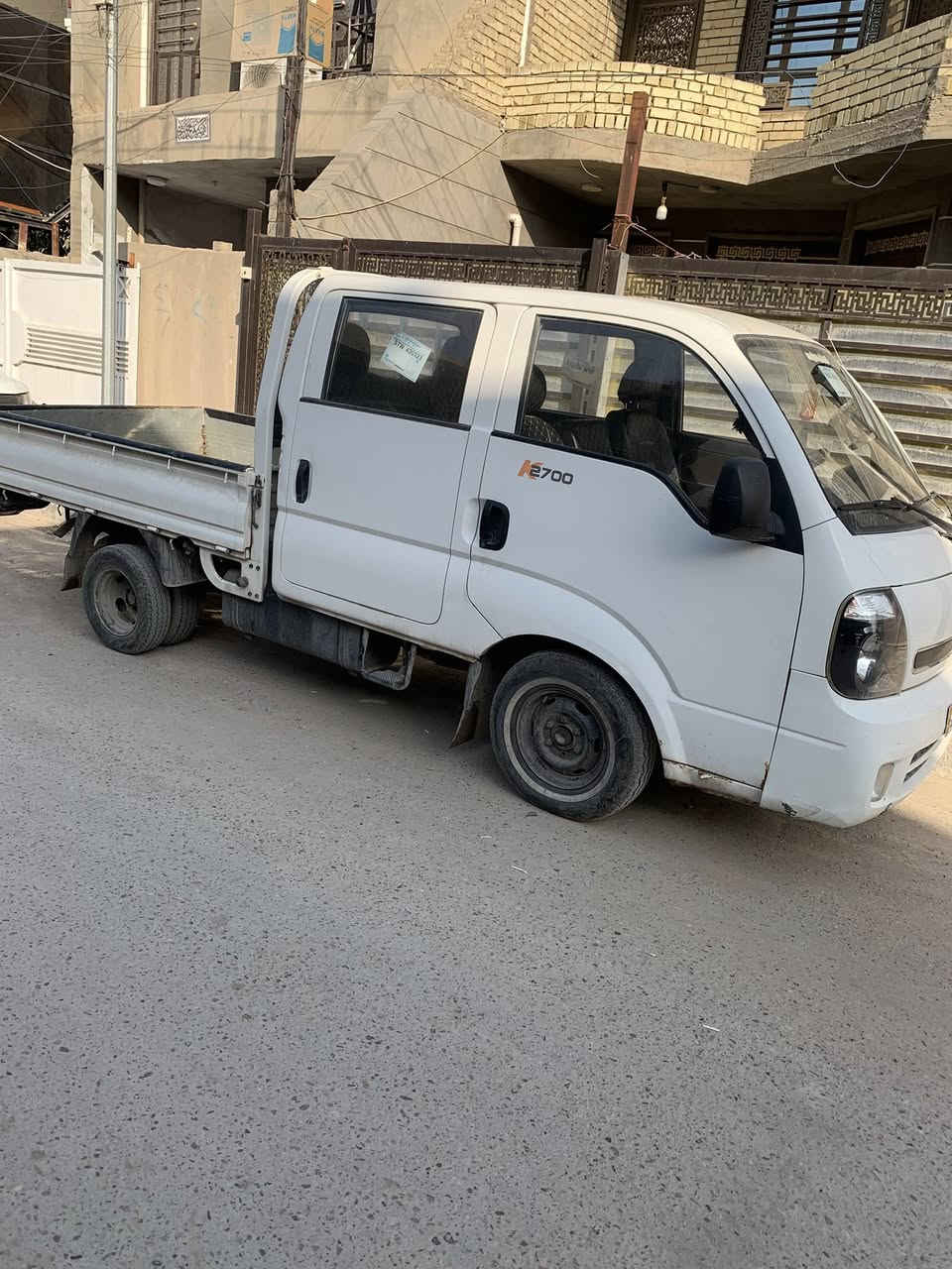 السلام عليكم اخوان كيا دبل قمارة محرك 2700 رقم واسط موديل 2014 بسمي مكان السيارة بغداد بيها تلحيظات بسيطة السونار مرفق بلصور السعر 123 رفم الهاتف ***********
