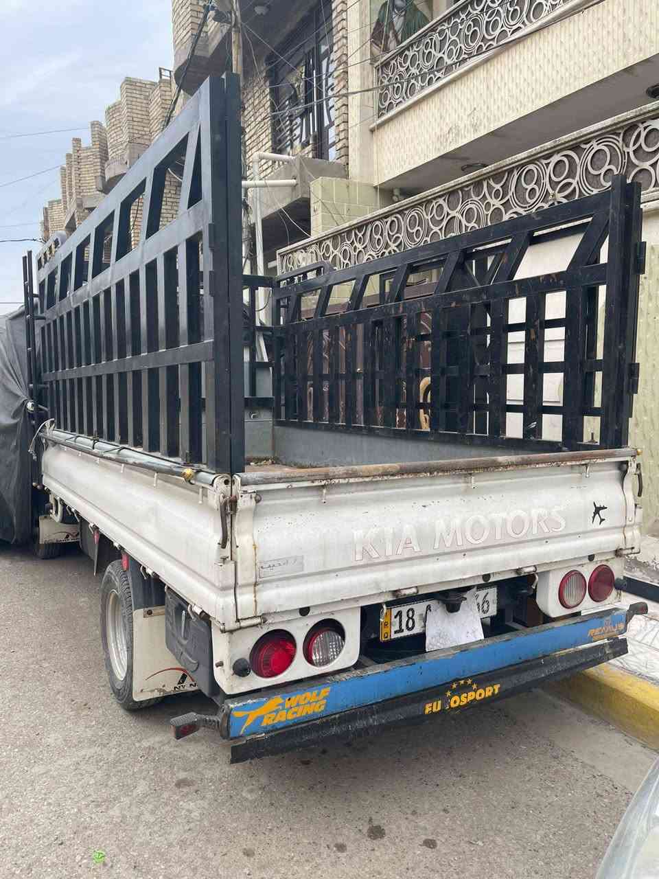 كيا فحل موديل ٢٠١١ رقم بابل انكليزي سابقا كفالة عامة شاصي ما مفطر قوطي ونظيف وكير و محرك جديد وسويت بيها هذا الحادث السيارة مكانها بغداد المشتل وباسمي مشروع وطني
السعر ٩٥ قابل للتفاوض 
***********
***********
واتساب هم موجود الشراي فقط يتصل
