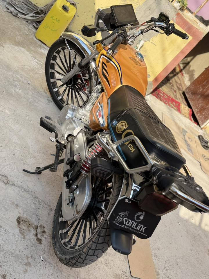 ‏سلام عليكم دراجة للبيع سيفون موديل 25 محرك 150cc السعر 800 بيها مجال قليل***********
