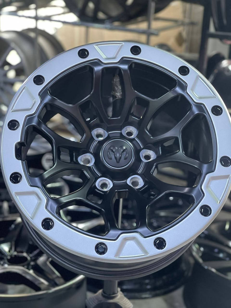 السلام عليكم ويلات حجم 18 دوج رام
متوفره
***********
