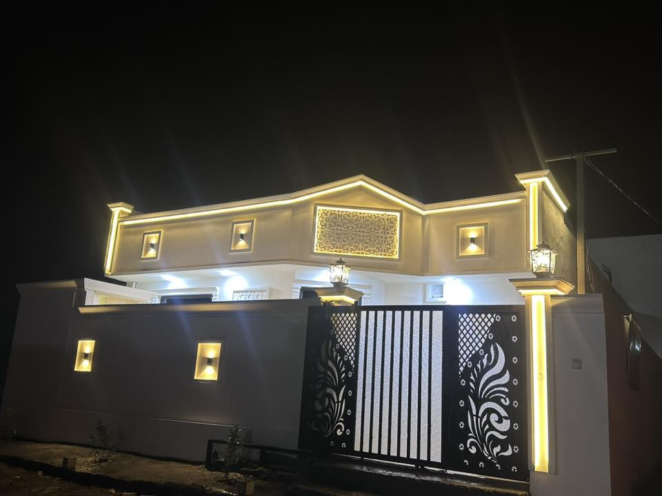 بيت للبيع منطقة الزراعة 76
مساحة 250 متر الوجه 12.5 نزال 20 
طابو صرف 
للاستفسار ***********
