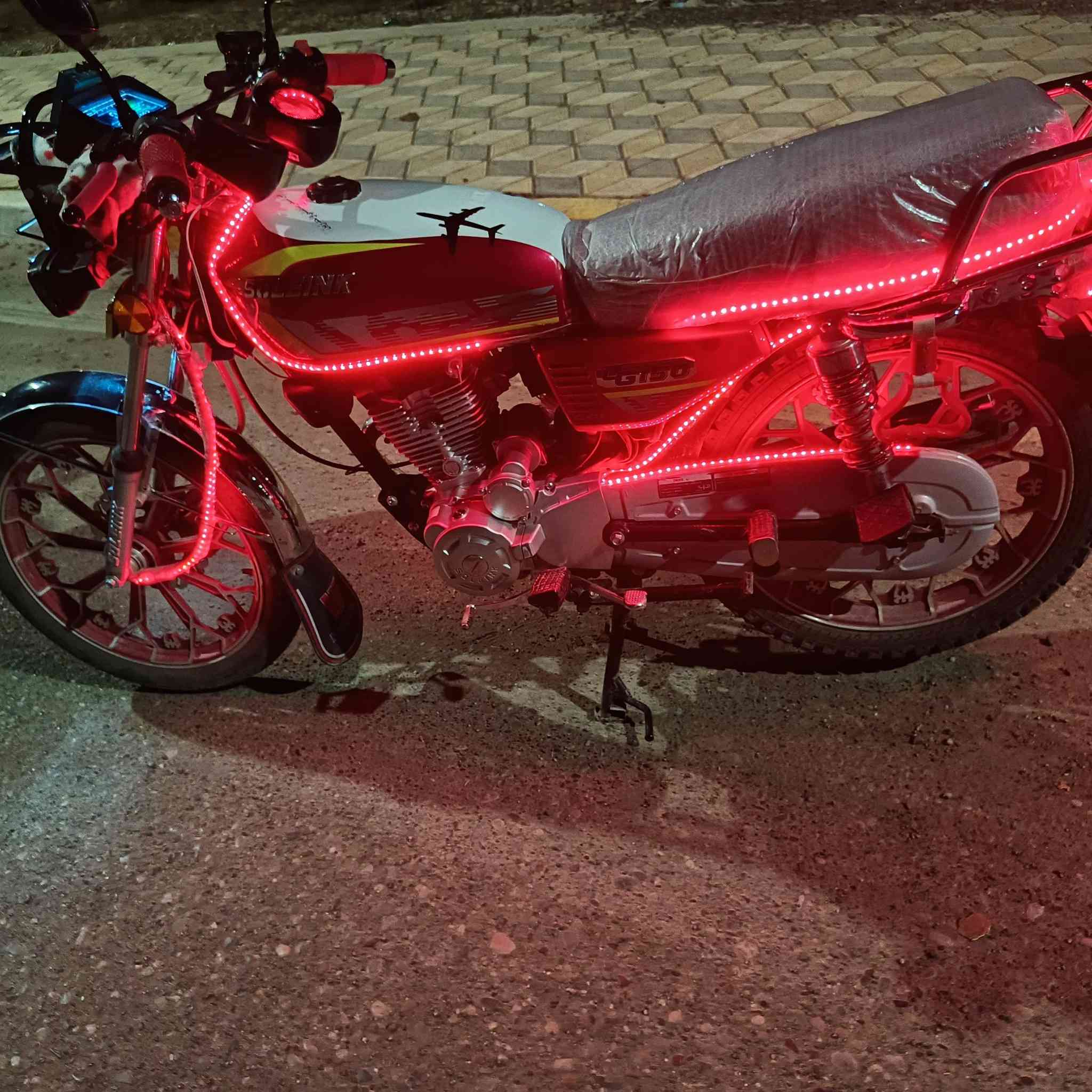 السلام عليكم موطور سولينك سيفان 2025 للبيع ع وضع الشركة بعده نشاط وسرعة مستعجل ع بيعته 850 وبي مجال حك الجيه الشاشة شغاله الكهربائيات شغالات يشتغل عن بُعد مستعجل ع بيعته اخوان مكاني بيجي جريش رقمي ***********
