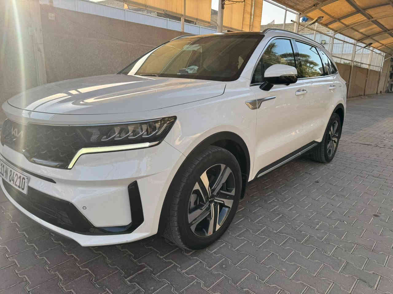 السلام عليكم  
من رخصه الادمن
كيا سورنتو 2022 خليجي ماشيه ٣٨ 
رقم بغداد الدولي
المواصفات فول  1/1 اعلى فئه 
لتجي تقارنها ب المواصفات الاقل منها 
محرك 6 V
تشغل عن بعد 
بصمه ابواب وتشغيل 
سقف بونراما 
فور ويل 
تشغيل عن بعد 
5 كامرات 
شاشه تدعم ابل كار بلي
دشبول دجتل كامره مع الاشاره 
تبريد 3 قطع 
درايف مود 4 سمارت سبورت نورمل ايكو
كشنات تدفئه تبريد 
مقاعد كهرباء 
داخل جلد اصل 
بردات ب الابواب الخلفي 
اوتو هولد
لايت 4 عدسات 
اناره ب الدشبول 7 الوان
مخرج اوكس usB 
شحن لاسنكي
صنوك ذكي 
والمواصفات الباقيه معروفه
مكان السياره بغداد الحريه 
للأستفسار 
***********
