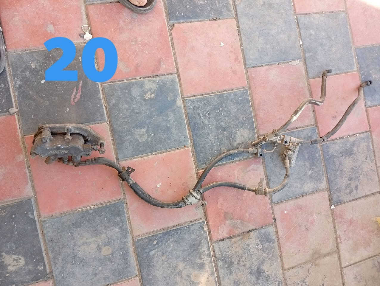 اكو بعد
1- مكينة جاهزة للتشغيل 250

2-جناح حديد10

3-ضفيرة كاملة نضيفة هية وتفرعاتة 50

4-كتف شحن 

5-عقل 

6-شوتة 20

7-تاير امامي هوة و ويل 60

9- تانكي بانزين كامل30

. 

راسلني وتدلل وتوصيل  موجود جميع المحافظات


**إذا كنت صاحب هذا الإعلان وتريد حذفه لأي سبب، رجاءا أرسل رسالة إلى الدعم الفني**