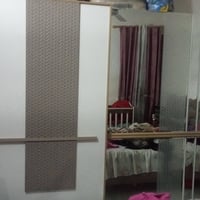عندي غرفه للبيع تكمه تركيه درجه أوله لون حليبي جديده كلش نشرات داخليه ...