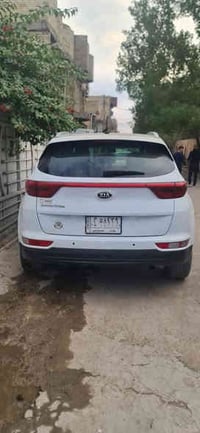 سبورتج موديل ٢٠١٧  خليجي سيارة نظيفة جاهزة ... تخم تاير  باتري جديد .....