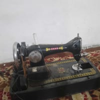 مكينة خياطة • نظيفة • الشبانات