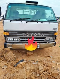 سيارة اللبيع رقم نكليزي سعر 70وبيه مجال رقم تليفون 07710042034