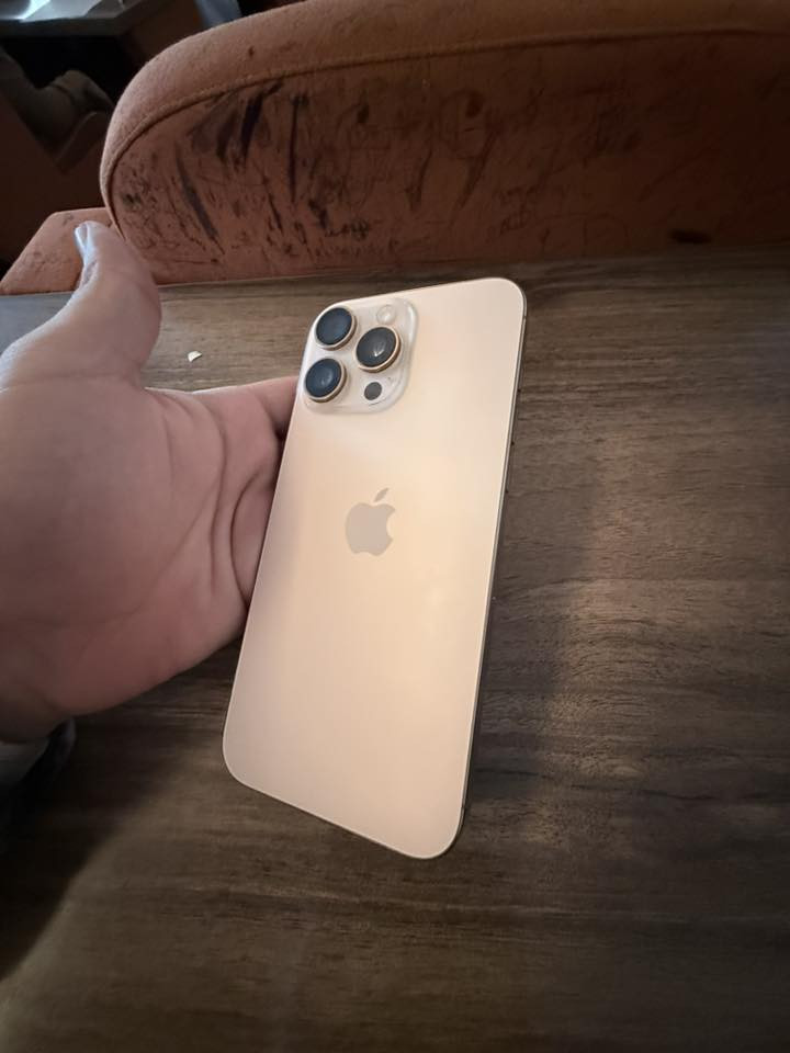 السلام عليكم للبيع ايفون16 برو ماكس ماستر  بعده جديد بطاريه 94  وياه كارتونه السعر 1450 المكان الدورة شارع 60 
الرقم ***********
