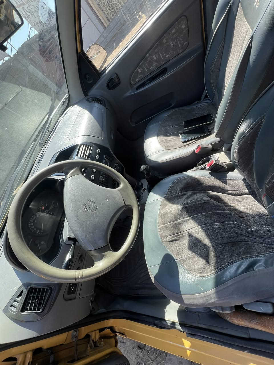 سلام عليكم للبيع طيبه موديل 2015 سياره كامل كير مكينه خير من الله مال جني سنويه 27 رقم جديد بغداد بيه تعديل بارد باب السايق ولي خلف الباقي كفاله *********** المكان بغداد جسر ديالى
