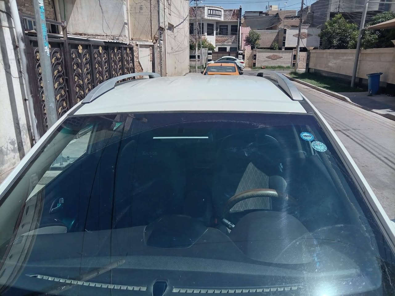 السلام عليكم من رخصت الادمن توكسان ٢٠١٠ خليجي شكل جديد سياره حلوه كامله ميحتاجله اي شي تبريد منضومه كامله جديده تخم تاير جديد سونار موجود موضح مكان سياره بغداد الغزالية شارع البداله رقم ***********او *********** سعره ١٣٠
