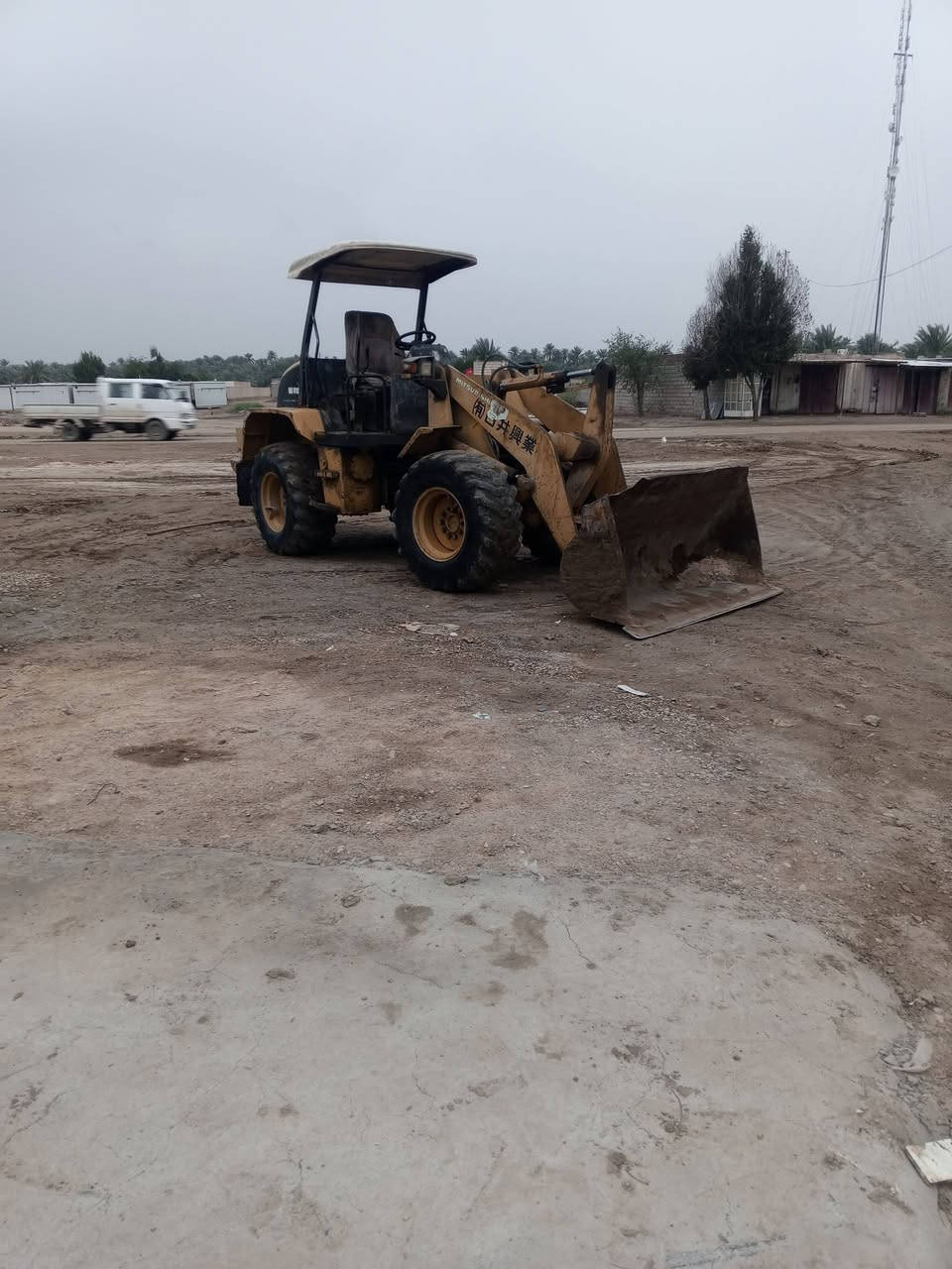 شفل للبيع ميسيبوشي موديل 2004 
***********
جاهز للعمل
