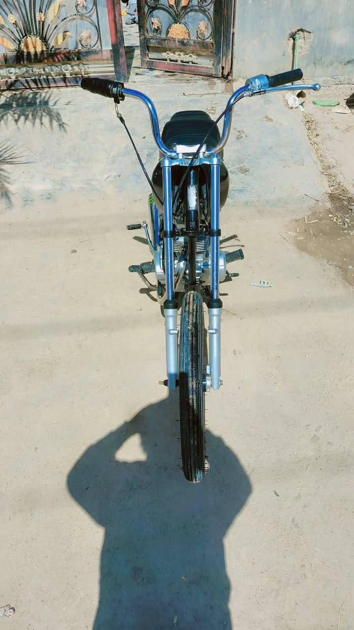 سلام عليكم دراجه انتنس تعمير   25وشاصي 18دراجه نضيفه مكلف بنشره ليريده يجي خاص ويدلل وهاذه رقم راعيه***********
