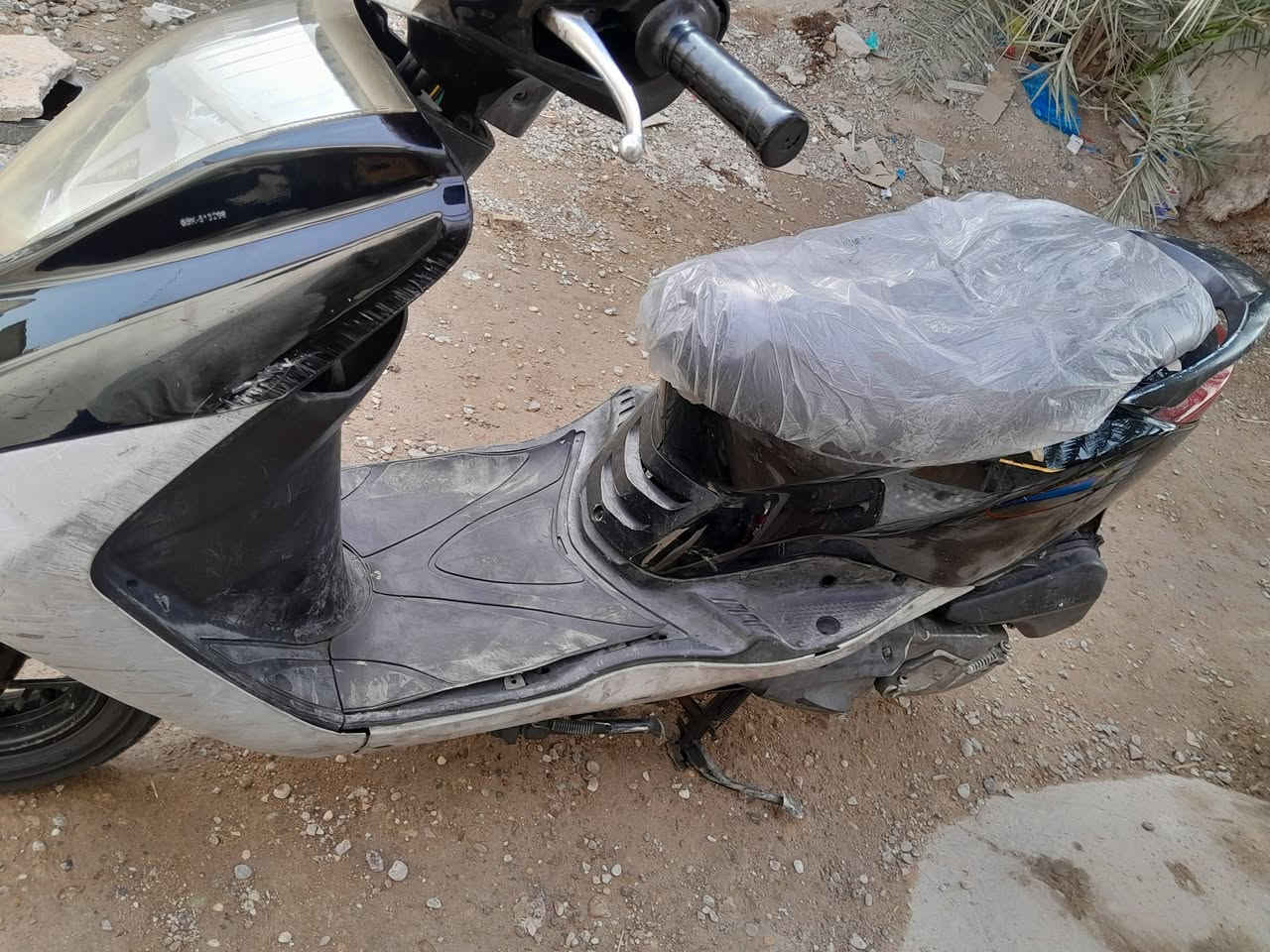 سلام عليكم
بريز البيع 
سعرها ٥٠٠ بيها مجال شي بسيط 
زعفرانيه شارع كهرباء رقم ***********
