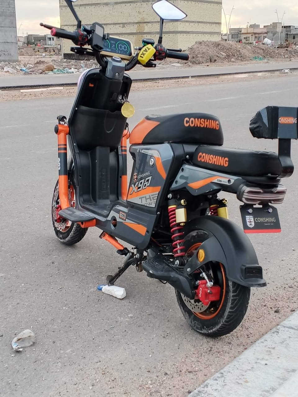 السلام عليكم
دراجة X900 اخت الجديده

موديل 2025 بطاريات 23امبير

المواصفات 

1_بصمه تشغيل عن بعد+ سويچ

2_ بصمة تشغيل باليد تحت الشاشه مثل بصمة السياره 

3_نضام امان في البريك

4_نضام امان P

5_نضام الRالرجوع للخلف 

6_بلوتوث ربط عند التشغيل 

7_ملف 2000 

8_مثبت سرعه 

9_نشرات +لايت عالي ناصي 

10_اشاير

السعر 400 وبيها مجال حق الجيه 
للاستفسار ***********☎️
العنوان البصرة القبله
