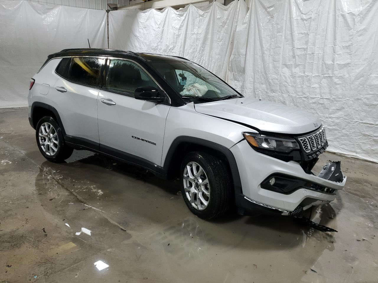 سلام عليكم جيب كومباس مديل 25فول منفيس بسمي بدون رقم ماشيه 8الف سعر 158عنوان البصره ***********
