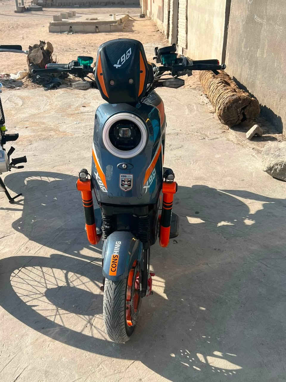 سلام عليكم دراجه شحن لبيع X900دراجه نضيفه كلشي ما بدل مكفوله السعر 500وبيه مجل قليل مديل 2025 العنوان الهارثه الرقم ***********
