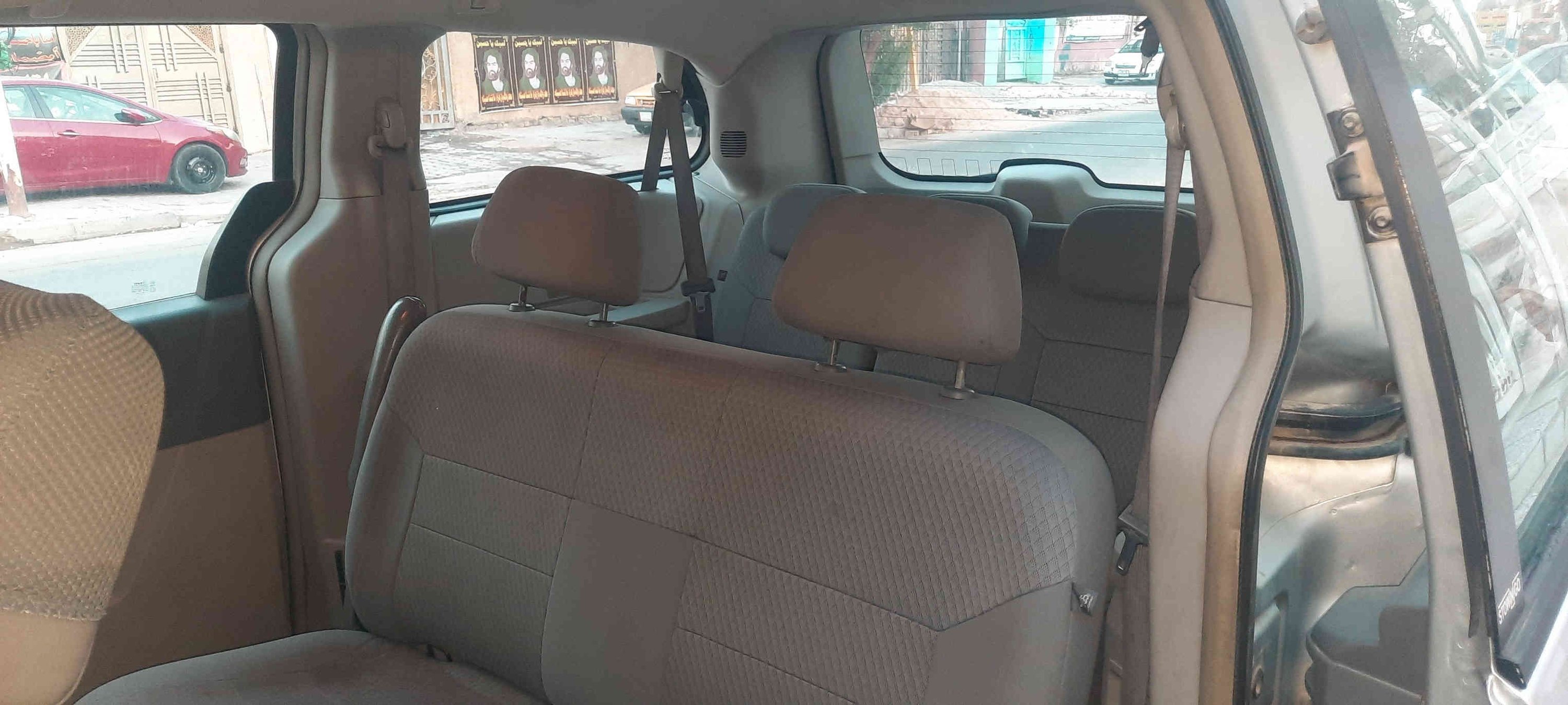 السلام عليكم ورحمة الله  كرفان دوج كلايزر موديل ٢٠٠٨ اربع قطع صبغ جماليه
تبريد فقط غاز صدر أمامي خلفي نضيق تخم تايرات جديد كير مكينه مكفولات  عنوان بغداد السعر ٩٥ بيه مجال حق الجيه رقم هاتف ***********
