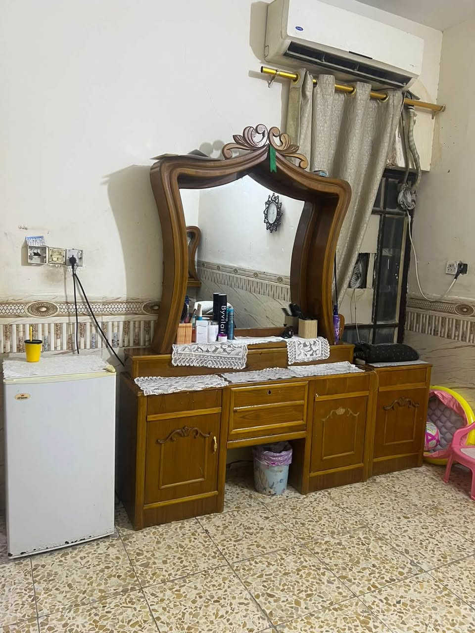سلام عليكم من رخصه الادمن بسبب الوعود الكاذبه غرفه نضيفه استعمال قليل ٥٠٠وبيه مجال مكان حي سلام قرب محطه الغاضريه للاستفسار   ***********
