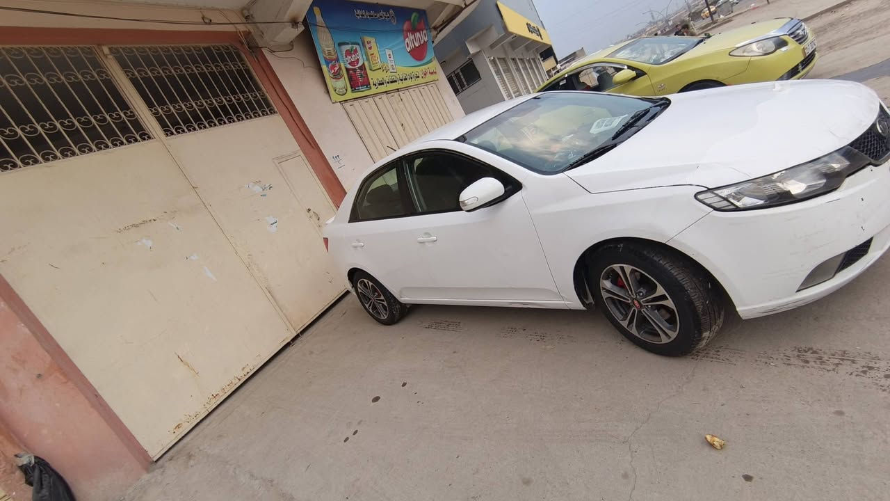 السلام عليكم 
كيا سيراتو  
موديل 2010
رقم أربيل جديد
شرط التحويل 🚦 فقط 
بدون كاربون بانزين 
محرك وكير شرط 
طخم تاير طخم امامي خلفي جديد 👋 
ظررها 3قطع صبغ وكدام العين  والمسطره مال جاملغ ورفوقه ويا الصور السونار مرفوق ويالصور 
السعر 84 وبيها مجال.
***********
وتساب ***********
