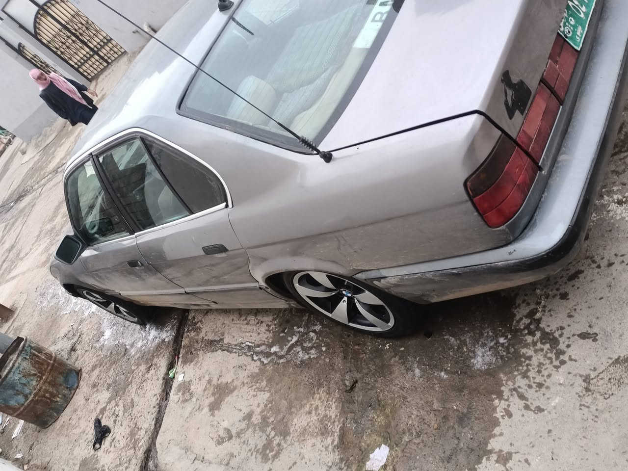 السلام عليكم السياره للبيع موديل 93 رقم فحص اخضر صاحب الشرعيه موجود شرط التحويل الوكاله ماكينه جديد حجم 530 ماكينه شرط جديد وقير شرط اكسر شرط رقم التايات وياله شرط ما مسجل على كربون  ***********.  ***********
