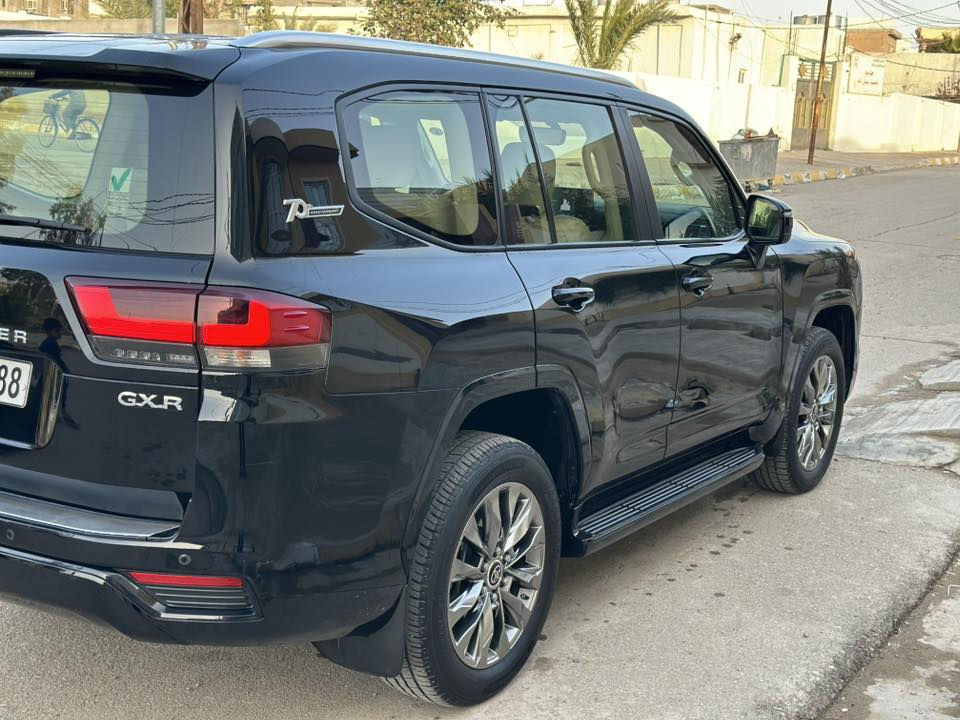 تويوتا  لاندكروز  GXR/ 2022  
شركة ساز 6 سلندر 
_فول مواصفات ••• 3 شاشات ((تطبيق))
_ماشية 70 الف كيلو
_جنطة كهرباء 
_تبريد كشنات
_كراسي كهرباء 
_جلد بيجي 
_سلايت
_3 شاشات بلاديه
_تشغيل  عن بعد 
_السياره فول 1/1
_السعر 610 
السيارة نظيفة جدا بيها الجامرلغ الأمامي مفتوح للتعيار وربع الدعامية صبغ

***********
