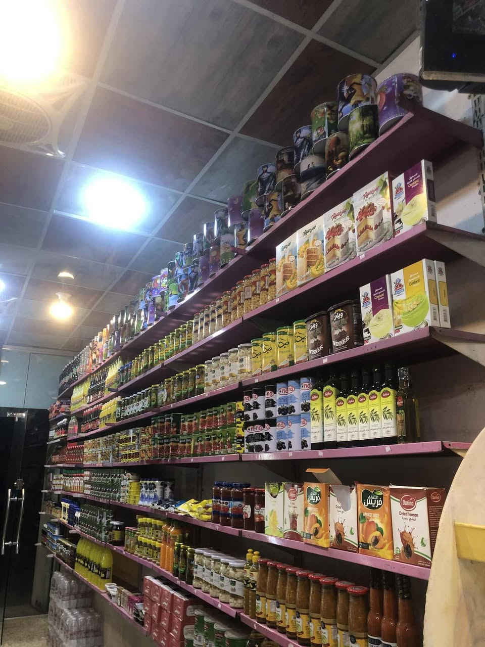 متاح أسواق خير من الله تتكون من ٧ برادات عصاير + ٥ عوارض جبس + ٤عوارض موطه  + ٢ عرضات مال حلويات كبار +سبلت عمودي وباقي تفاصيل موضحه بصور لمحل يحتوي ثنين بيبان لمحل ركن باب من الجانب وباب على شارع لعام لموقع المجر الكبير حي لحسين جوه شبكه سبب لبيع جاي ننتقل لغير مكان وما فرغناله للسفسار أكثر اتصل ***********
