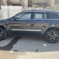 جيب لاريدو للبيع موديل ٢٠١١ بدون حادث كلين بيها بس صبغ بنيد وجاملغ بدو...