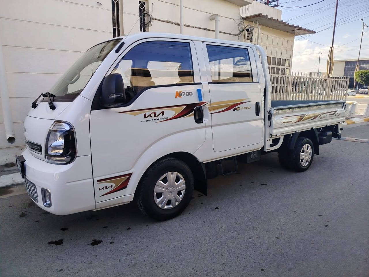 السلام عليكم
 للبيع والمراوس
السعر ١٧٥ 
كيا عموشه موديل 2024 بحاله الوكاله
مكفوله كفاله عامه 
ماشيه ١٢ الف
 البدي مغلف
 كشنات مغلفه 
سياره مال بيت كلش جديده 
مكاني بغداد ابو غريب
 واي استفسار الاتصال على الرقم 
***********
***********
