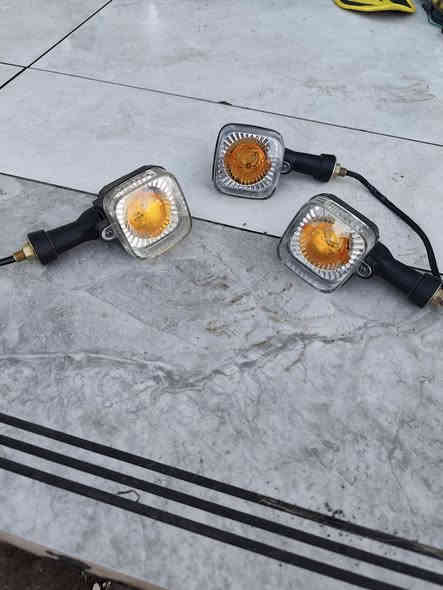 سلام عليكم
للبيع 
دبو بارت مع كرسي 10,000
غطا اسود جنب الشراق 4,000
فرش مع وجه الدبو مع طراشه 30,000 
ظمور 5,000
غمزات عدد 4  7,000 
غمزات بارت عدد 3 مربع 5,000 
ضوء أمامي كامل 7,000

للتواصل ***********
