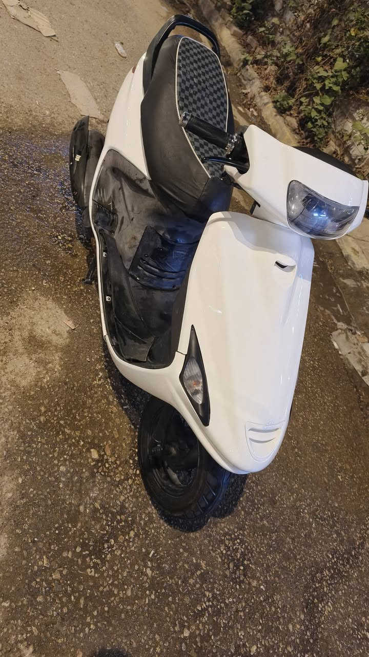 دراجه فراشه  للبيع دراجه حلوه ونضيفه محرك مامفتوح  هندر سلف  لدراجه كلشي ماعايزه  المكان  النجف  السعر 525 وبيها مجال  للأستفسار ***********
