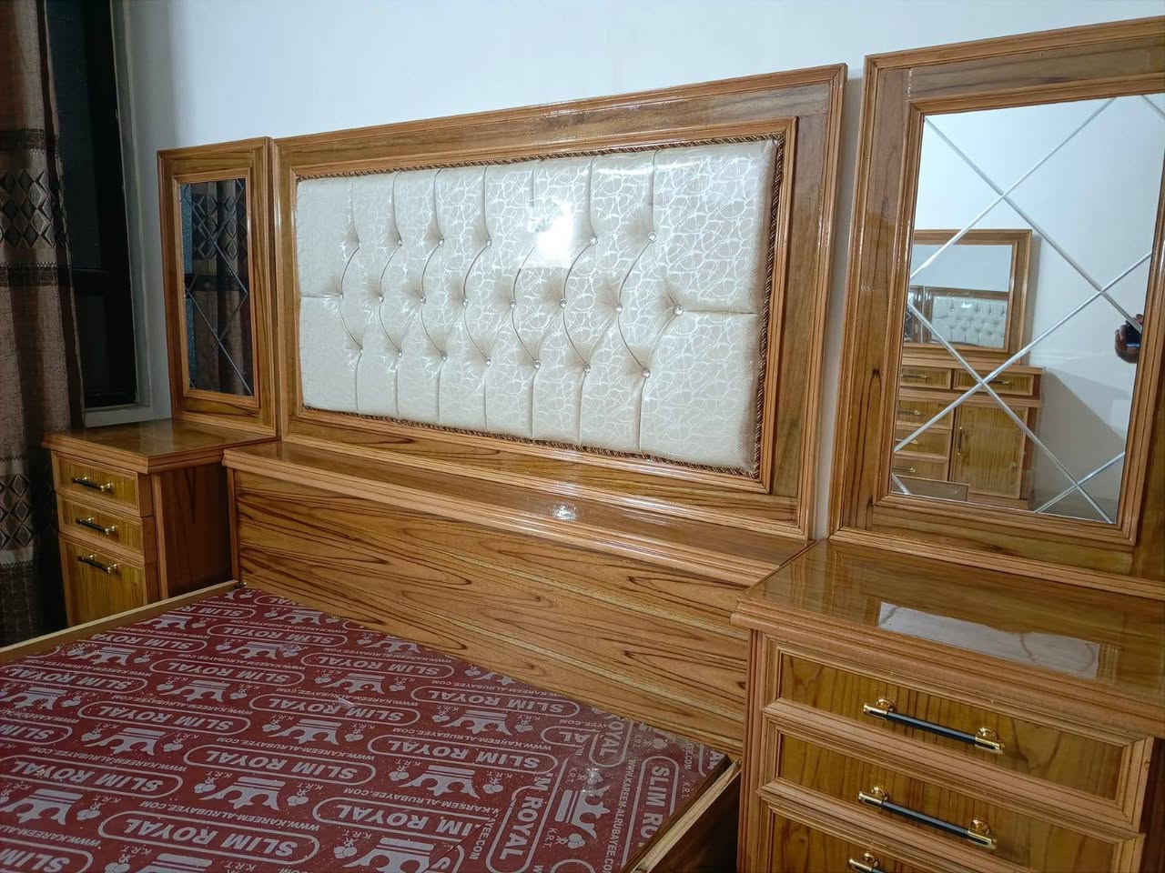 ضمان ١٠ سنوات على الأقل مع توصيل مجاني + التركيب 
غرفة نوم فصال تركي شغل ثكيل وجودة عالية
بضمان ١٠ سنوات استخدام طبيعي 

تفاصيل الموديل: 
«على حساب المعرض التوصيل والتركيب» 

- غرفة تتكون من سبع قطع كامل
- وجه الغرفة صاج ٥ ملم والداخل ٤ 
- كنتور ٦ ابواب ملحق مع زاوية نفس العمق والارتفاع
(التقطيع الداخلي للكنتور والزاوية حسب رغبتك) 
- ضمان حل وشد ١٠٠ مرة 
- لون الصبغ وفصال الدوشمة حسب اختيارك 
- للتفاصيل اكثر اتصل او ارسل رسالة على واتساب على الرقم ***********
