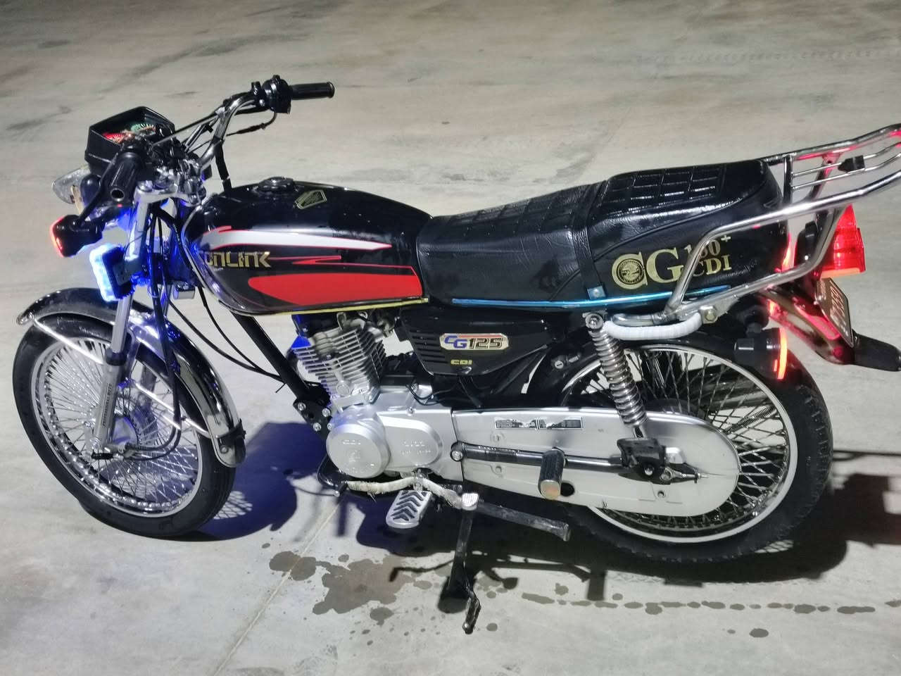 سلام عليكم شباب دراجة سولنيك موديل 2022دراجة بعدة لوك أي عيب مابي محرك مامفتوح أوراق أصولي دراجة جسمة كلة شغال بدون نقص سعر ٦٠٠بي مجال مكان خانقين و هاي رقمي ***********
