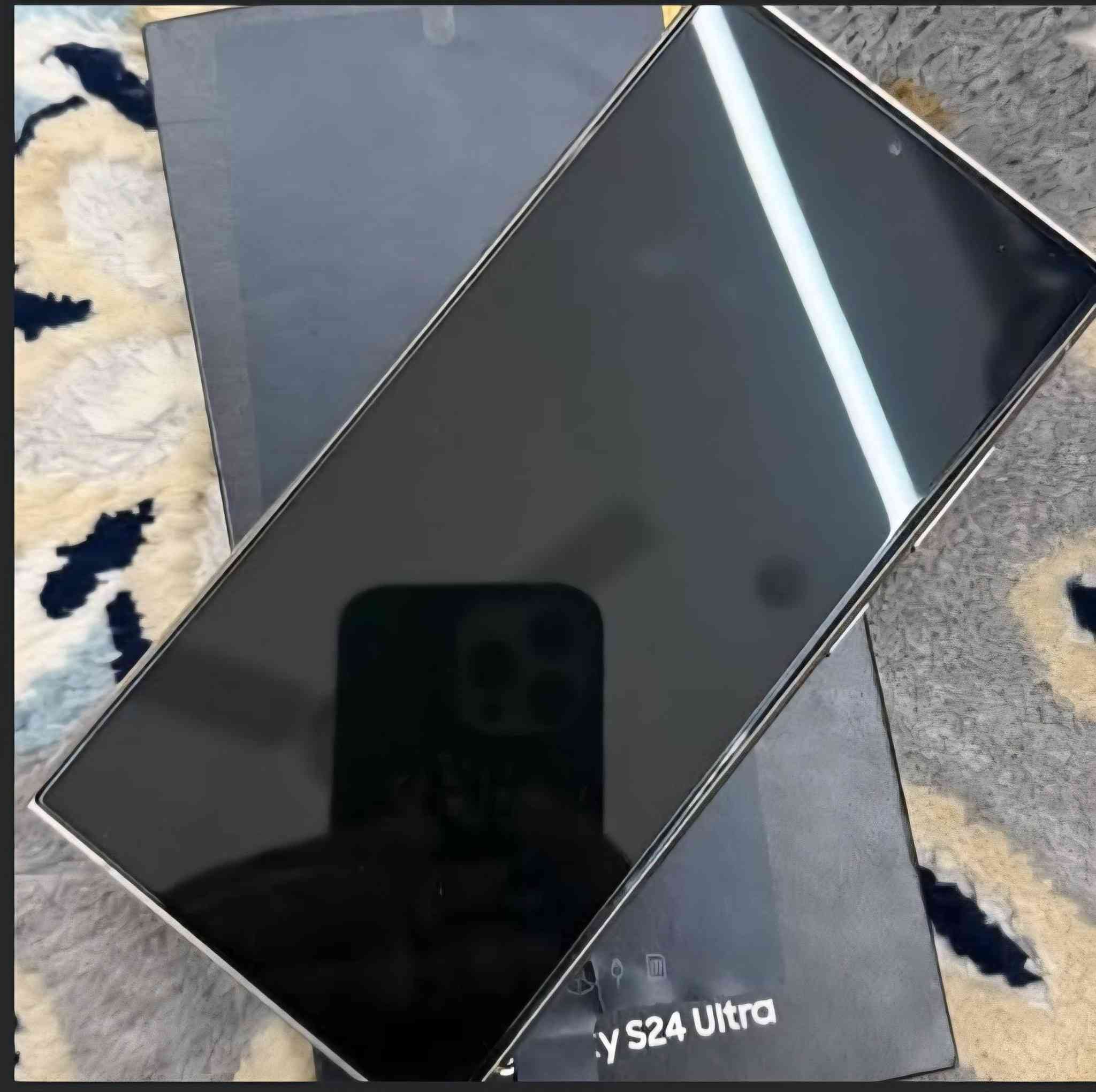 للبيع جهازS24 الذاكره 512 ما مستعمل شي قليل
مكان بغداد
هه***********
