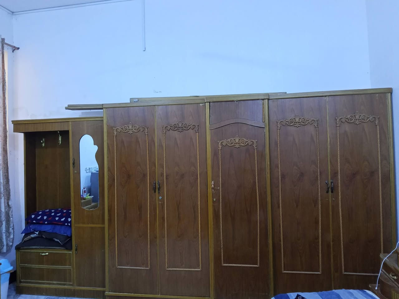 السلام عليكم
غرفة نوم للبيع مكونه من 
كنتور و زاويه وميز ابو مرايه 
و جربايه ميز مجرات 
العنوان كربلاء حر الصغير 
السعر 500 للاستفسار ***********
